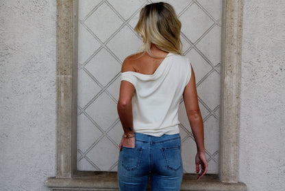 Chosen Asymmetrical Top
